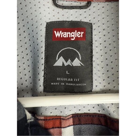 Wrangler Utility Shirt Men's Large Multicolor Plaid Outdoor 2-Pocket Button-Up - Picture 3 of 8